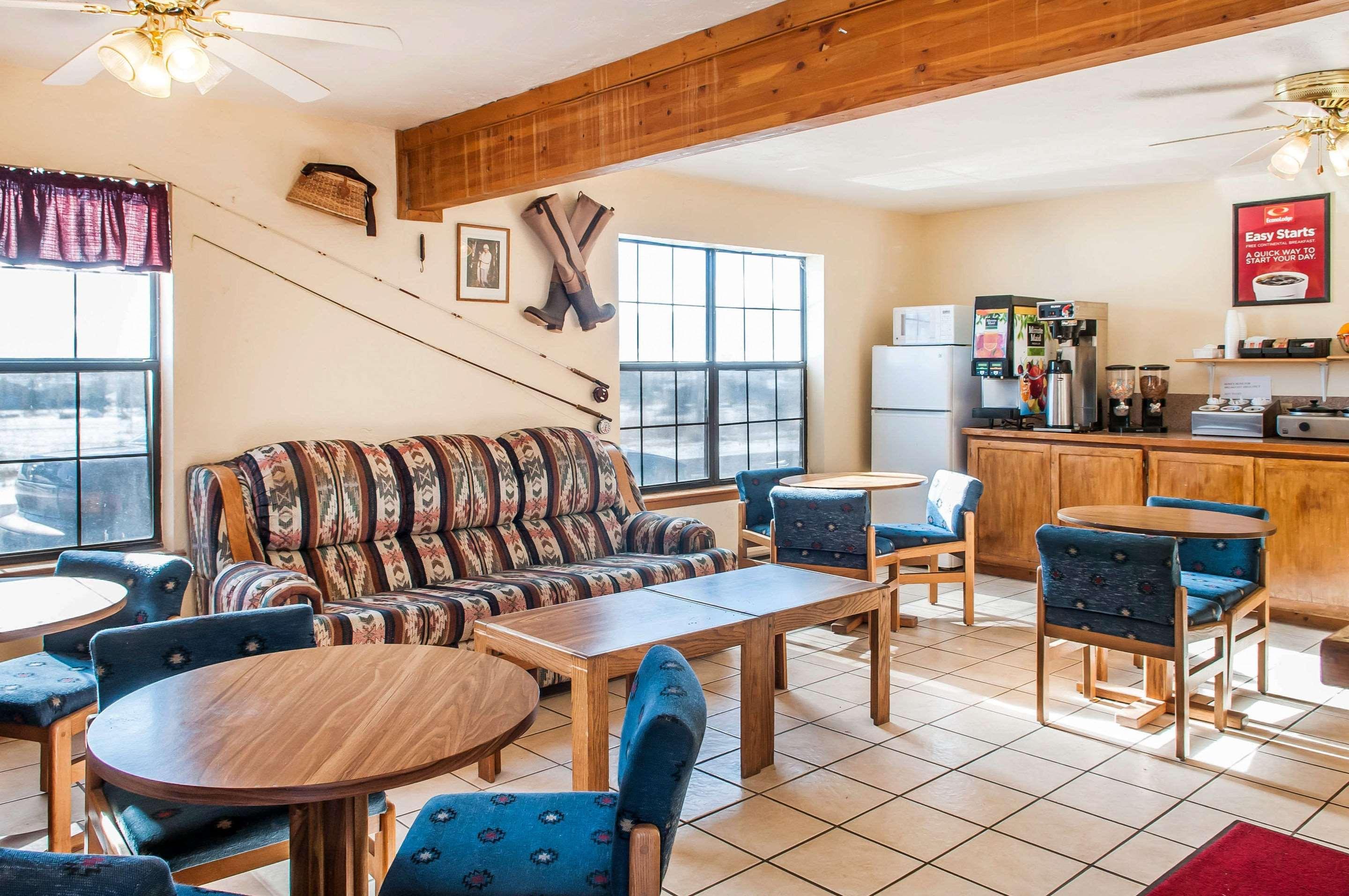 Econo * Eagle Nest