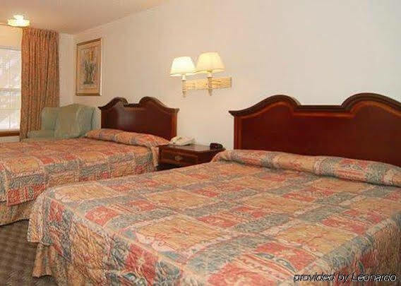 Econo Lodge *